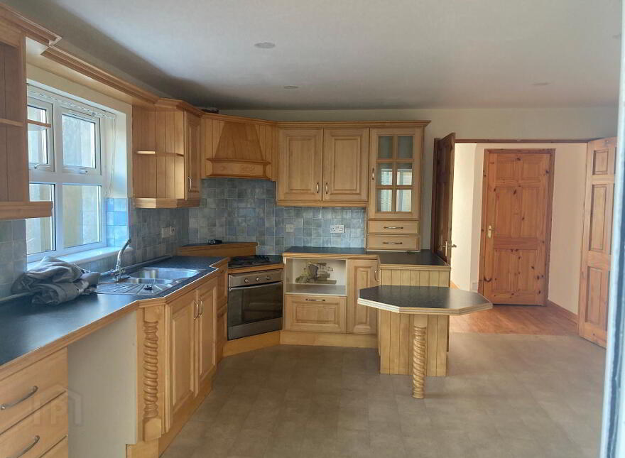 81 Shore Road, Ballyhalbert, BT22 1BJ