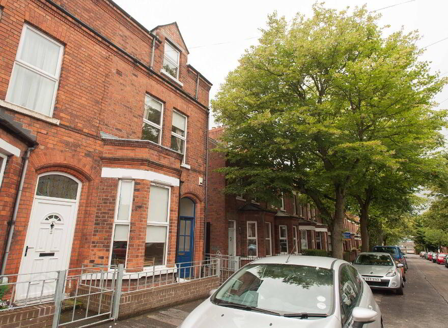 8 Adelaide Avenue * ROOM Only*, Belfast, BT9 7FY