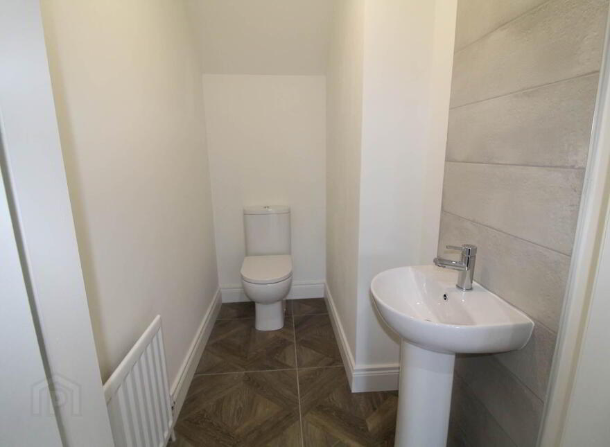 16 Oak Meadow Green, Newtownards, BT23 7JH