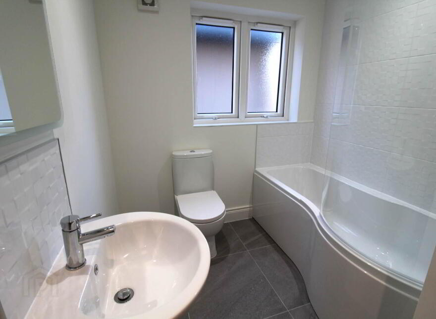 16 Oak Meadow Green, Newtownards, BT23 7JH