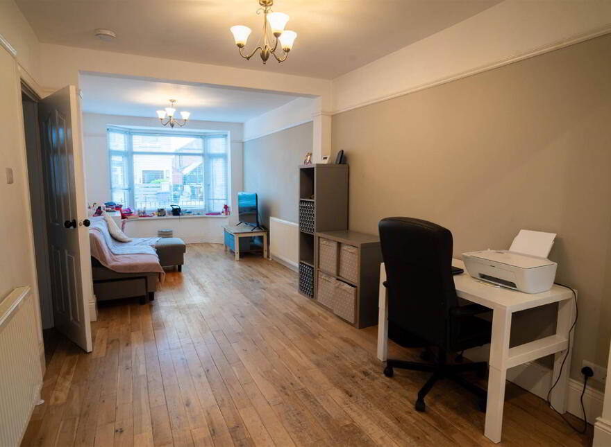 60 Loopland Drive, Belfast, BT6 9DX