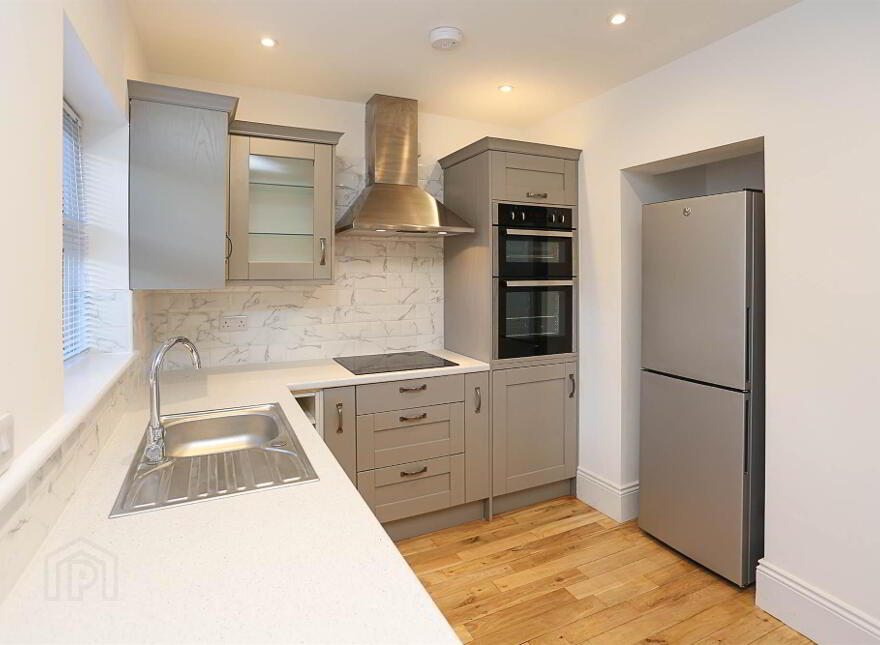 60 Loopland Drive, Belfast, BT6 9DX