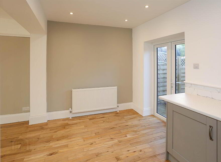 60 Loopland Drive, Belfast, BT6 9DX