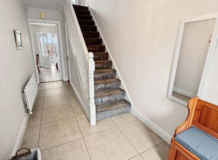 6 River Crescent, Virginia, A82AF10