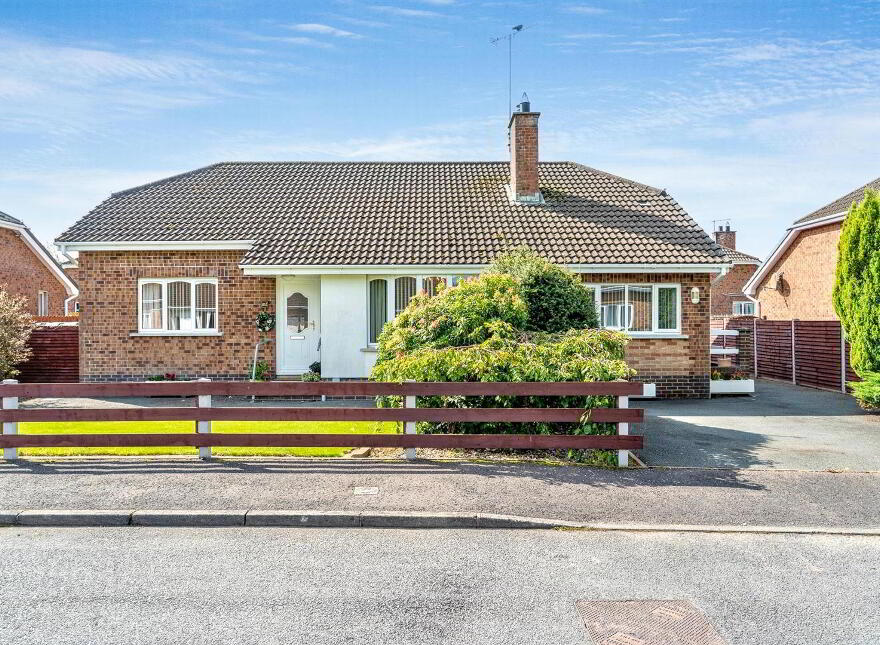 102 Kinedale Park, Ballynahinch, BT24 8YS
