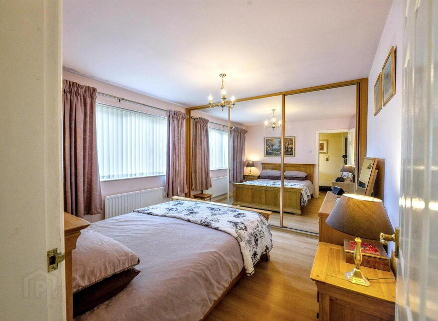 102 Kinedale Park, Ballynahinch, BT24 8YS