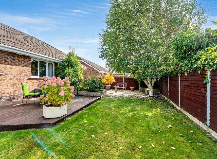 102 Kinedale Park, Ballynahinch, BT24 8YS