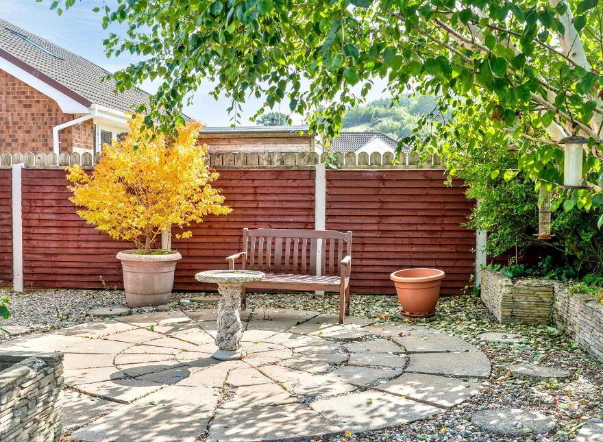 102 Kinedale Park, Ballynahinch, BT24 8YS
