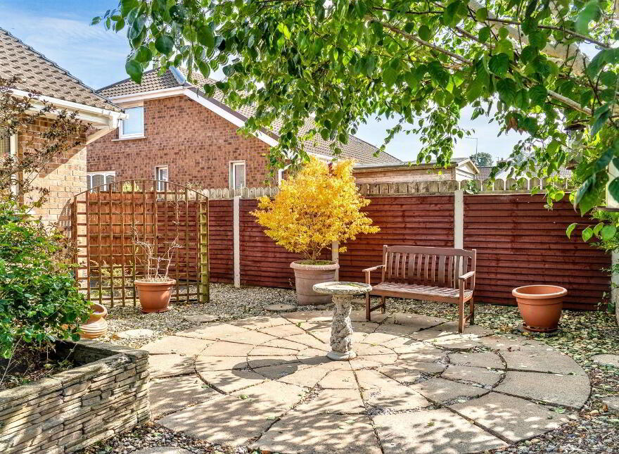 102 Kinedale Park, Ballynahinch, BT24 8YS