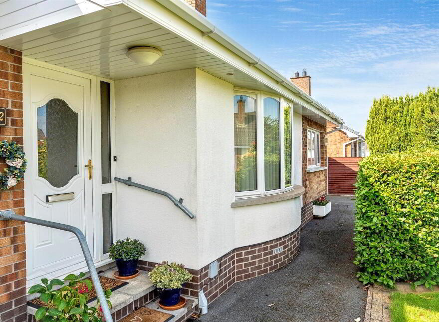 102 Kinedale Park, Ballynahinch, BT24 8YS
