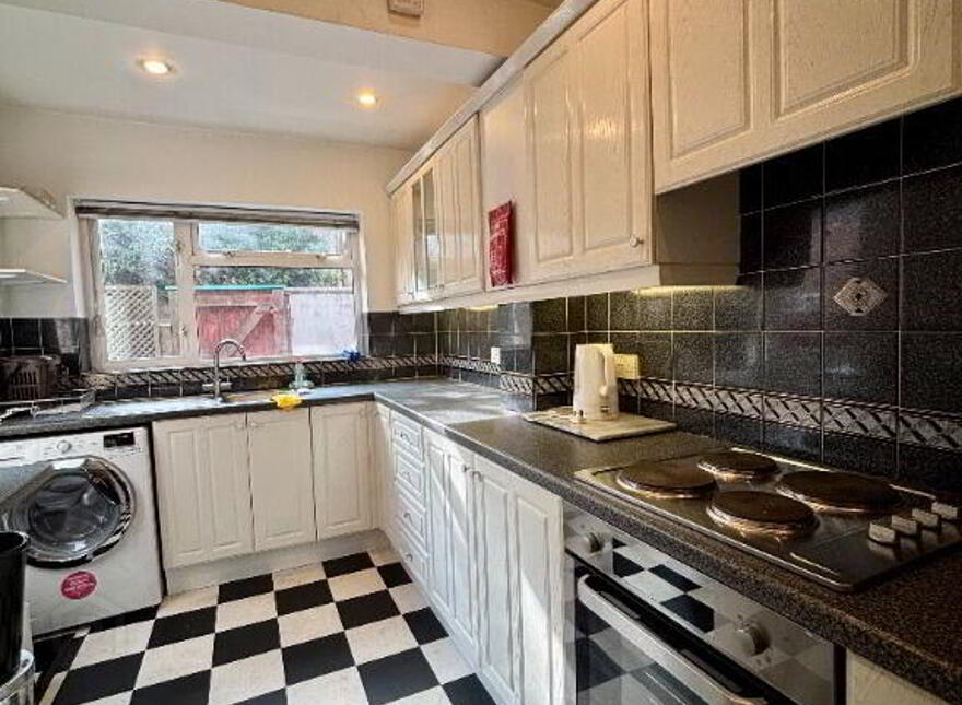 85 Sandhurst Drive, Belfast, BT9 5AZ