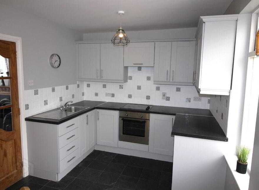 10 Olympia Parade, Belfast, BT12 6NT