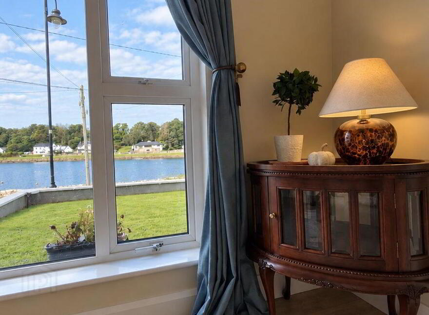 3 Sandymount, Newport, F28AX24