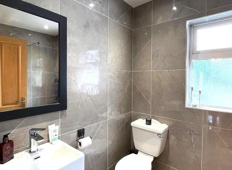 3 Sandymount, Newport, F28AX24