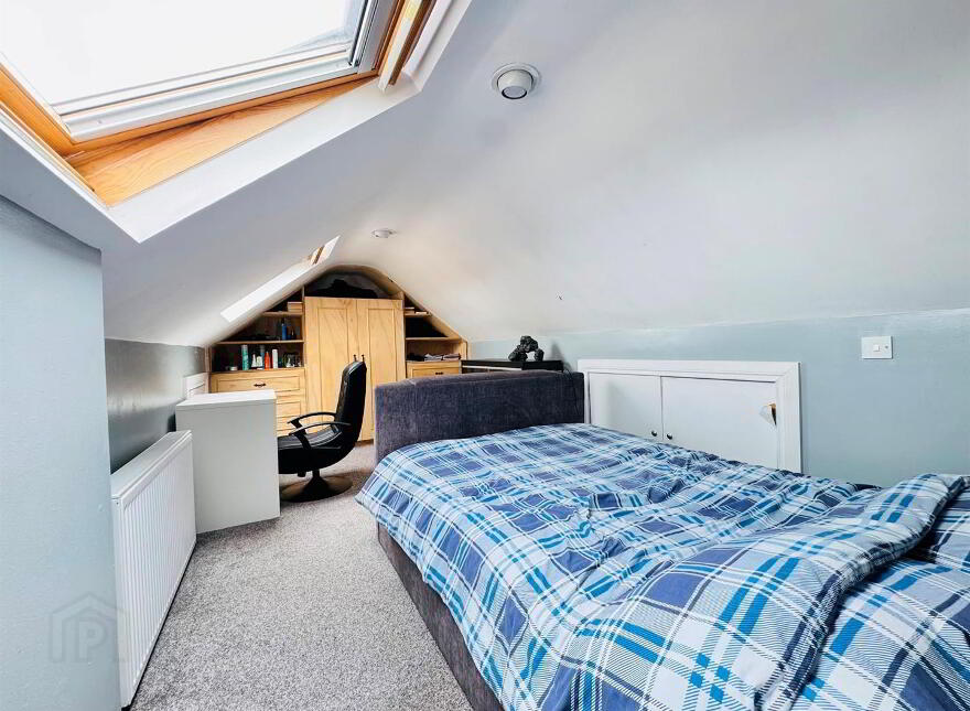 82 Carmeen Drive, Rathcoole, Newtownabbey, BT37 9DL