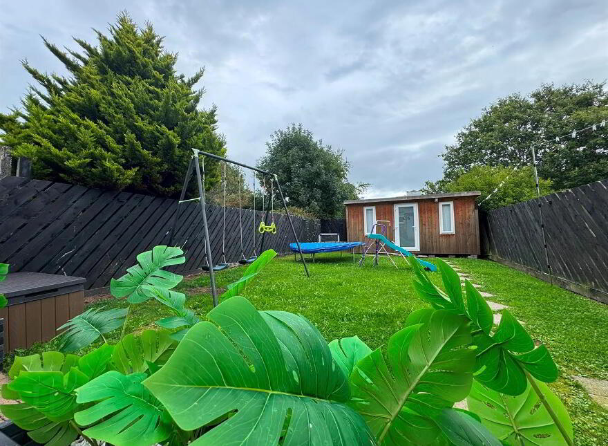 82 Carmeen Drive, Rathcoole, Newtownabbey, BT37 9DL