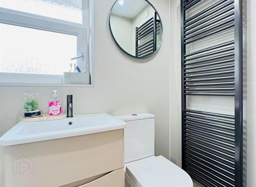 82 Carmeen Drive, Rathcoole, Newtownabbey, BT37 9DL
