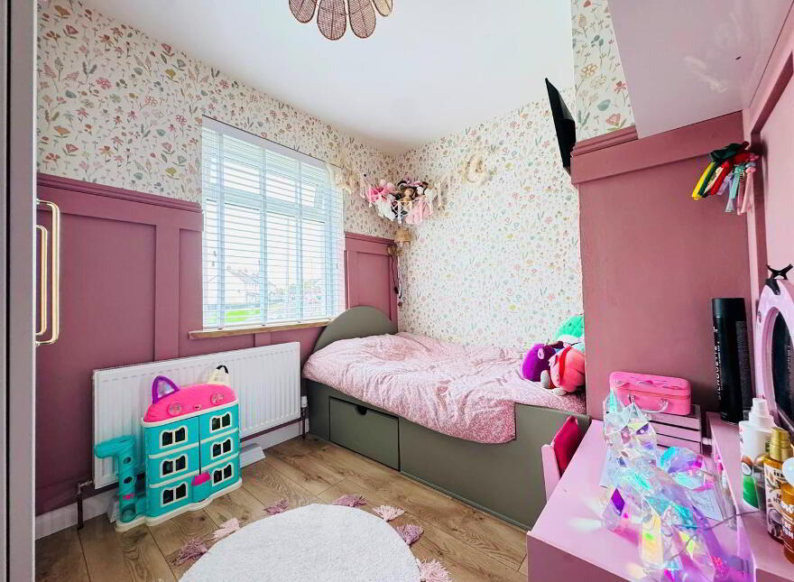 82 Carmeen Drive, Rathcoole, Newtownabbey, BT37 9DL