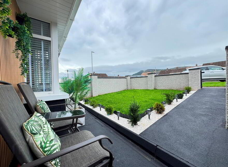 82 Carmeen Drive, Rathcoole, Newtownabbey, BT37 9DL