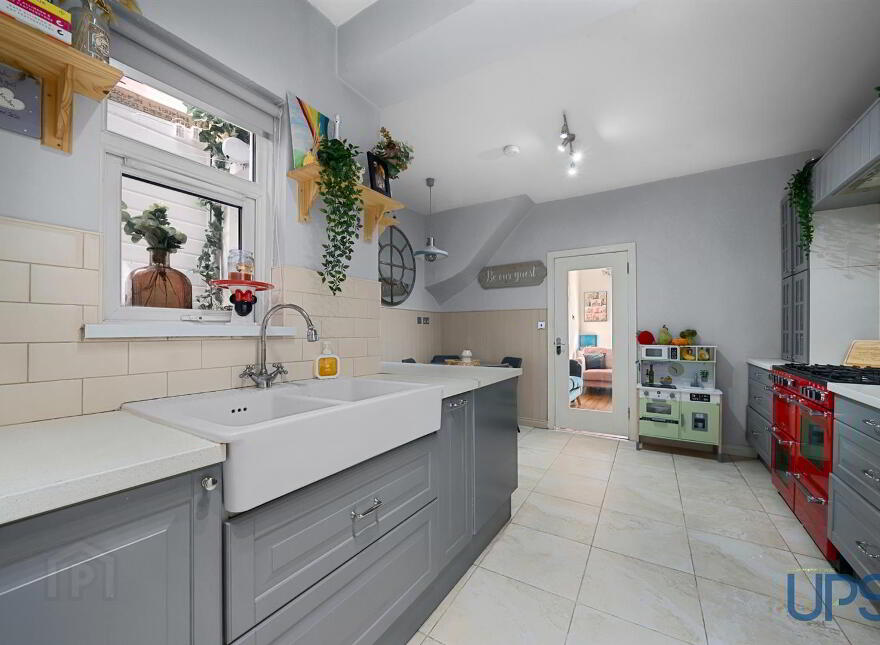 7 Upton Cottages, Glen Road, Belfast, BT11 8AH