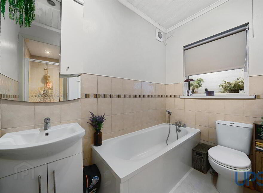 7 Upton Cottages, Glen Road, Belfast, BT11 8AH