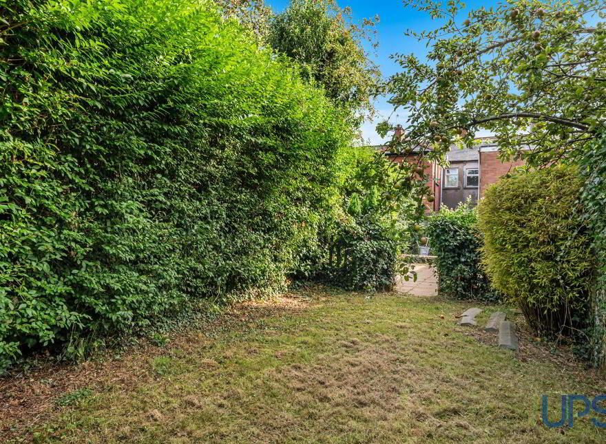 7 Upton Cottages, Glen Road, Belfast, BT11 8AH