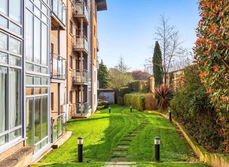 Apartment 105 Block A The Park, Clon Brugh, Stepaside, Stepaside, D18DX02