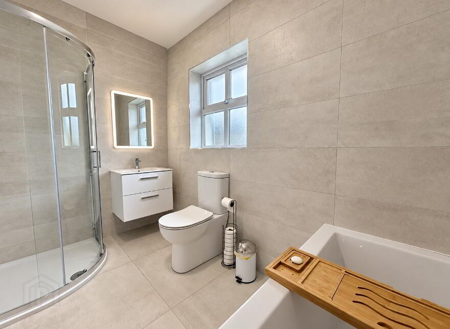 44 Hawthorn Hill, Newtowncunningham, F93DD74