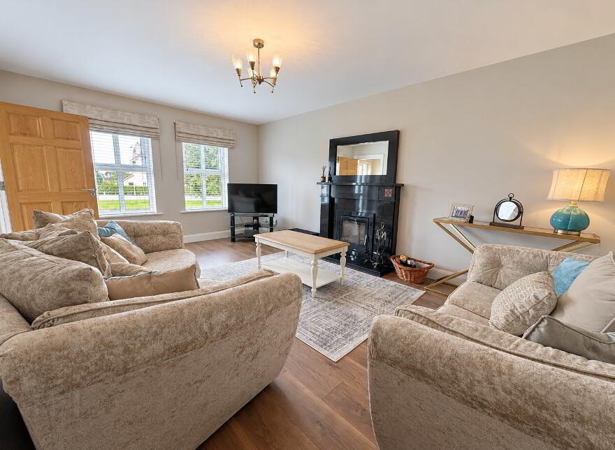 44 Hawthorn Hill, Newtowncunningham, F93DD74