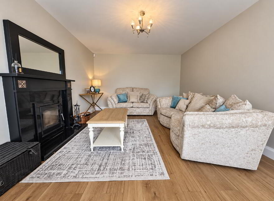 44 Hawthorn Hill, Newtowncunningham, F93DD74