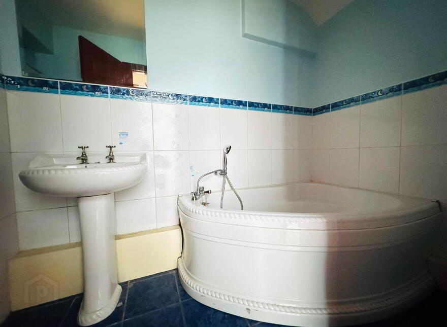 14 The Oaks, Rush Park, Newtownabbey, BT37 9QG