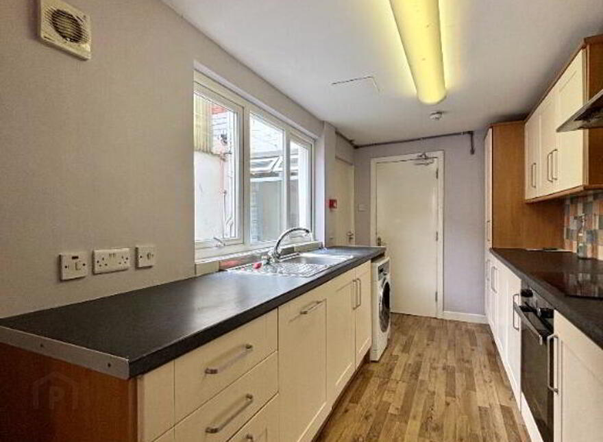 3 Lisburn Avenue, Belfast, BT9 7FX