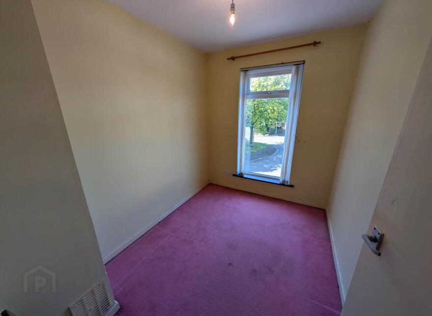 27 St John`s Place, Larne, BT40 1TB