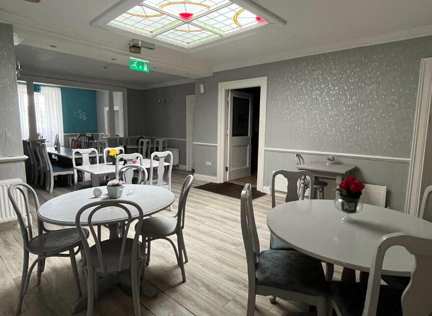 The Vintage, Moydow, N39Y6W7