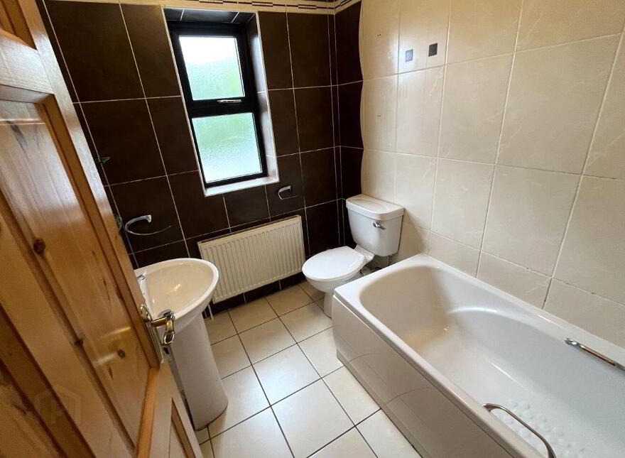 48 Glencarra, Knock, F12PT97
