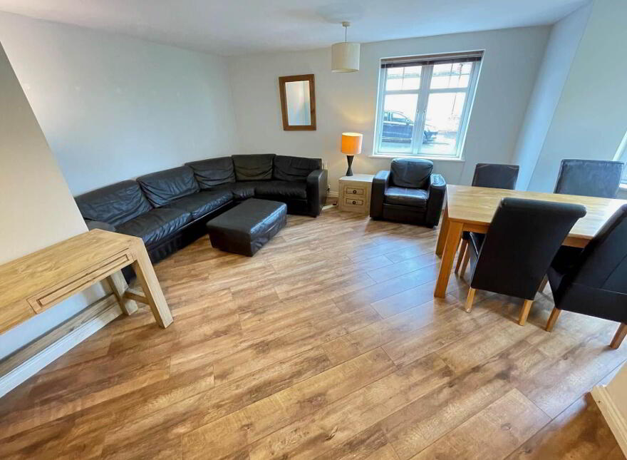 Apt 7 College House, Wellington Square, Belfast, BT7 3LF