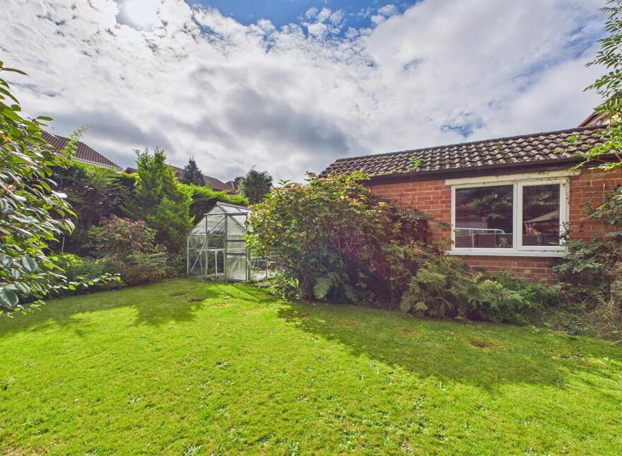 11 Tudor Avenue, Belfast, BT6 9LR