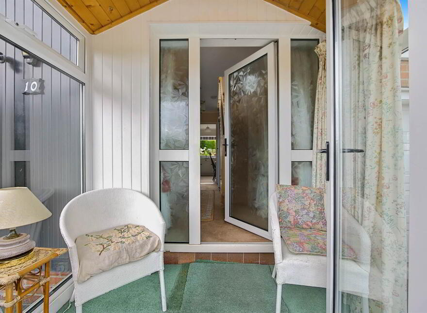 10 The Close, Holywood, BT18 0AW