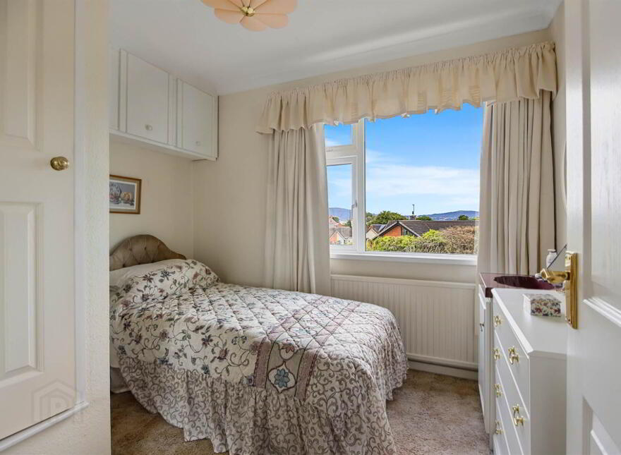 10 The Close, Holywood, BT18 0AW