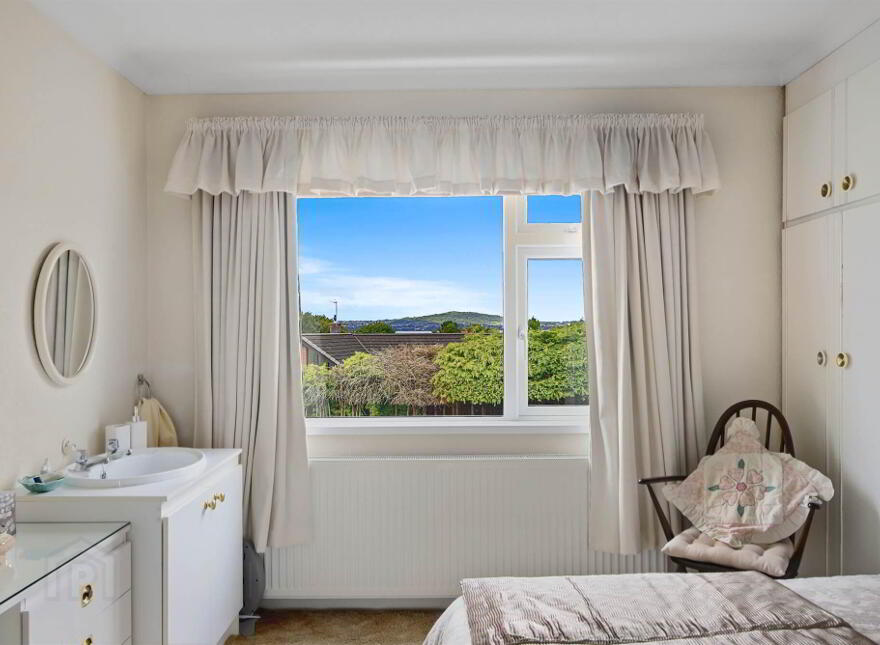 10 The Close, Holywood, BT18 0AW