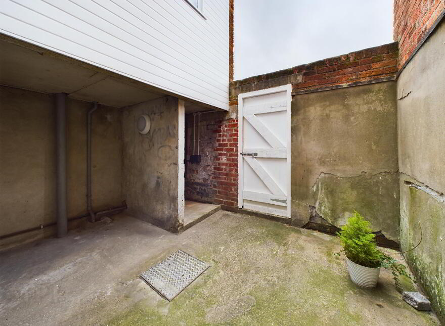 51 Hamil Street, Belfast, BT12 4AA