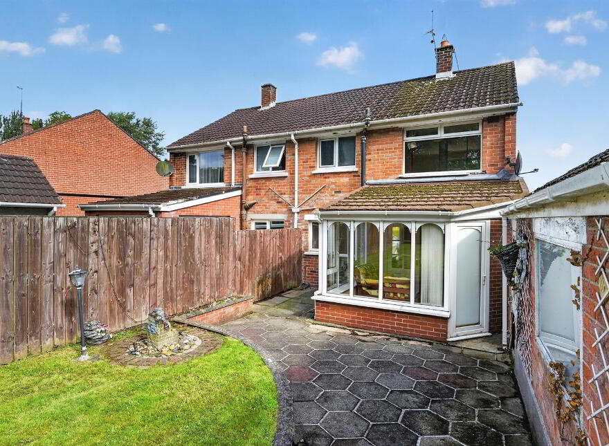 106 Erinvale Avenue, Belfast, BT10 0FP