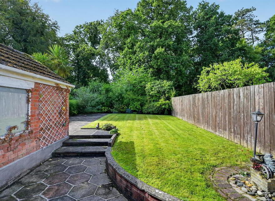 106 Erinvale Avenue, Belfast, BT10 0FP