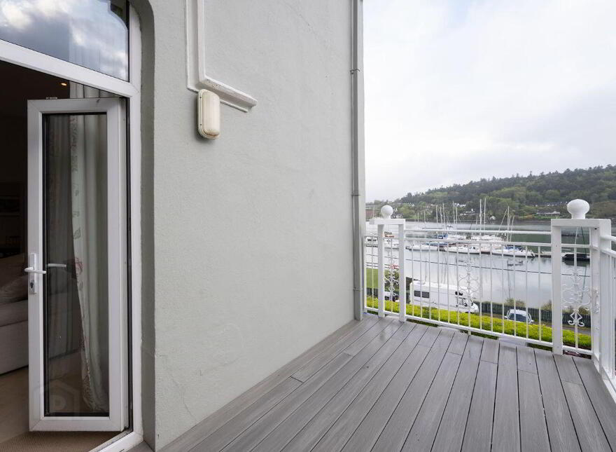 Apartment 2 The Grand, Crosshaven, P43WD62