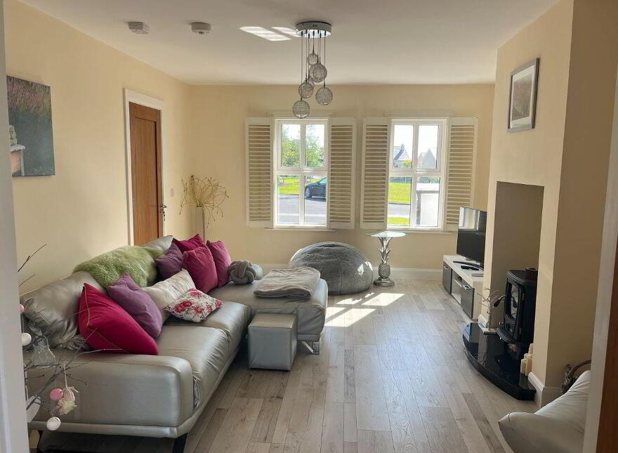 18 The Stables, Monivea, H65YW84