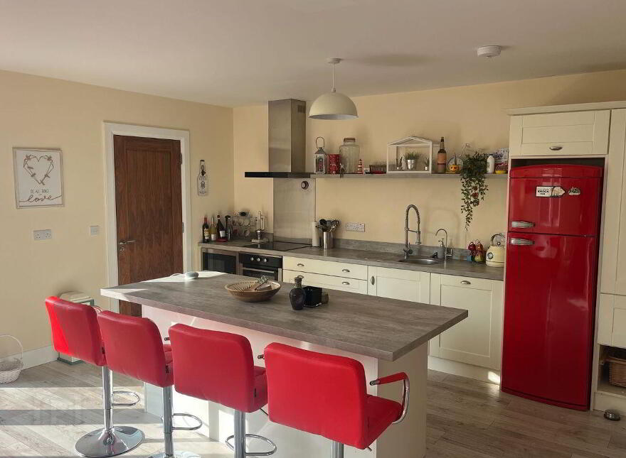 18 The Stables, Monivea, H65YW84