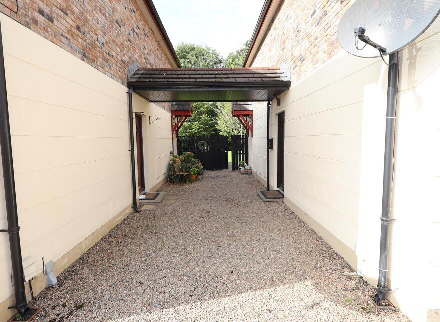 27 Lower Rogan Manor, Newtownabbey, BT36 4BE