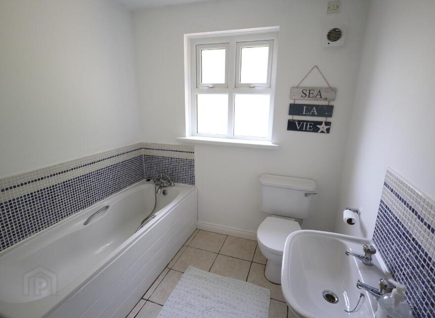 27 Lower Rogan Manor, Newtownabbey, BT36 4BE
