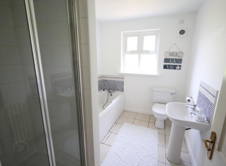 27 Lower Rogan Manor, Newtownabbey, BT36 4BE