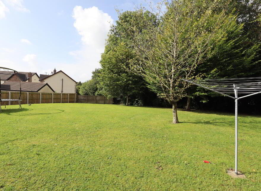27 Lower Rogan Manor, Newtownabbey, BT36 4BE